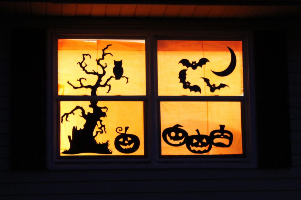 How to decorate the house with stained glass for the halloween part ...